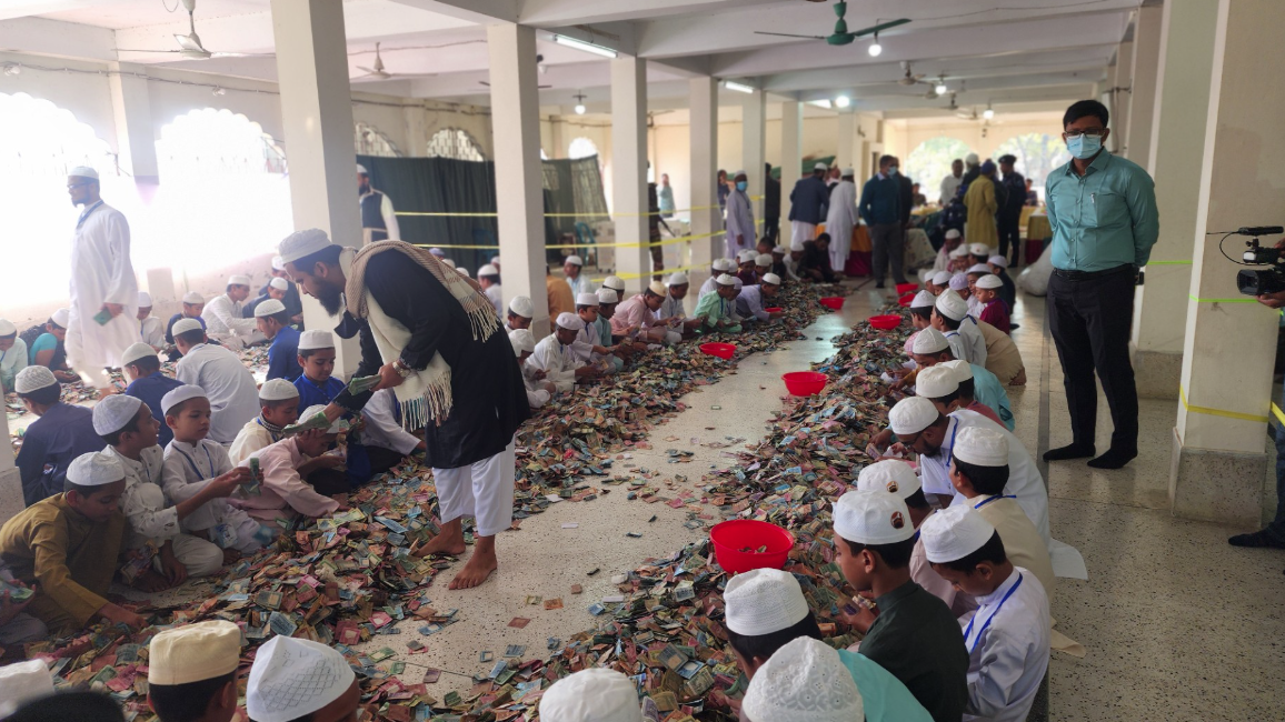 পাগলা মসজিদের দানসিন্দুকে এবার রেকর্ড পরিমাণ টাকা